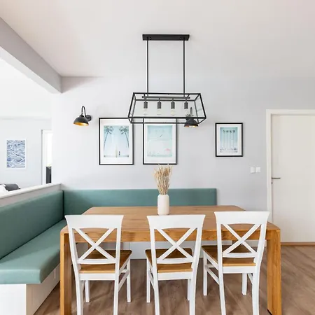 Otthon Foeldvaron Villa *