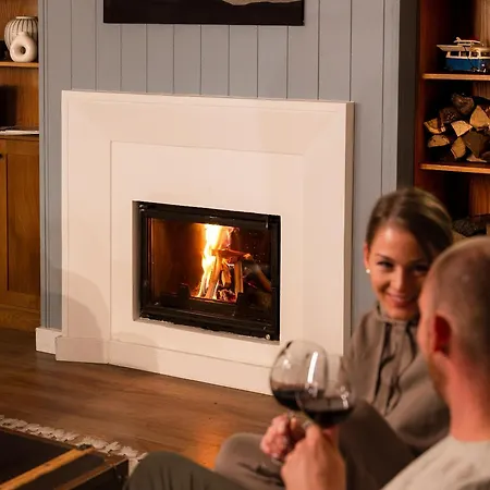 Otthon Foeldvaron Villa